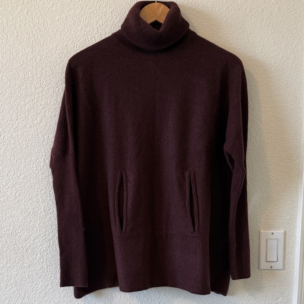 Garnet Hill Wool/Cashmere Turtleneck Sweater w/kangaroo pocket, Medium,Deep Plum